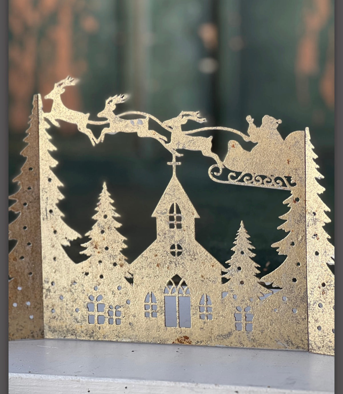 Santa’s Sleigh Village Mantle Scene 20” Gilded Metal Folding Christmas Village Holiday