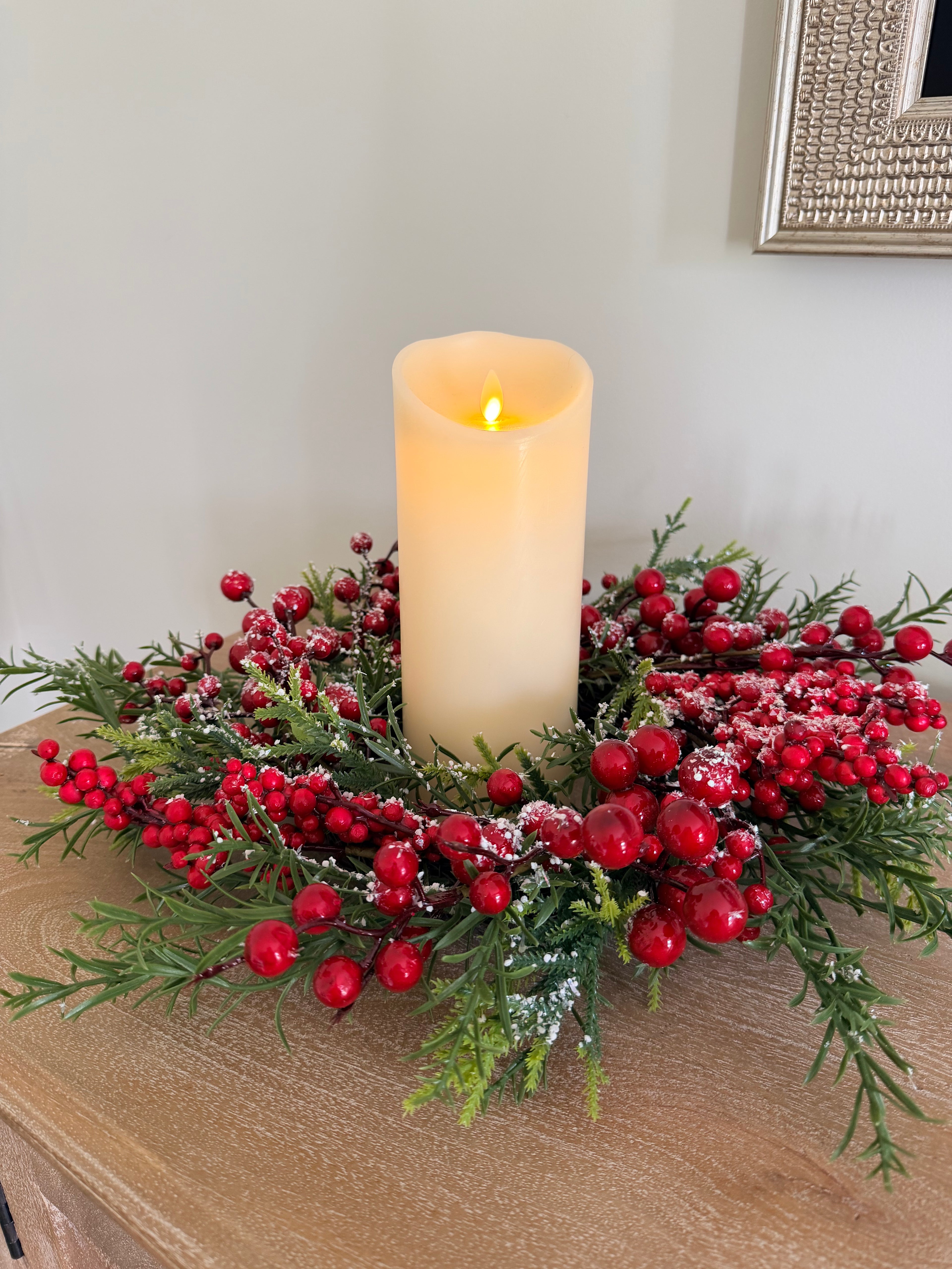 Frosted Red Berry Wreath 20” Snow Dusted Christmas Door Decor Centerpiece