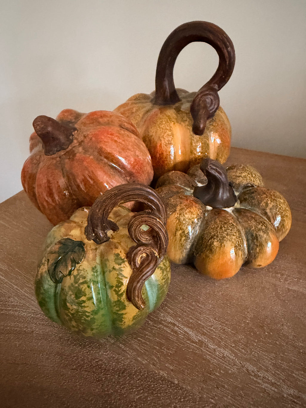 Resin Curled Vine Pumpkin 4.5” Glazed Rustic Autumn Thanksgiving Tabletop Decor Farmhouse Harvest