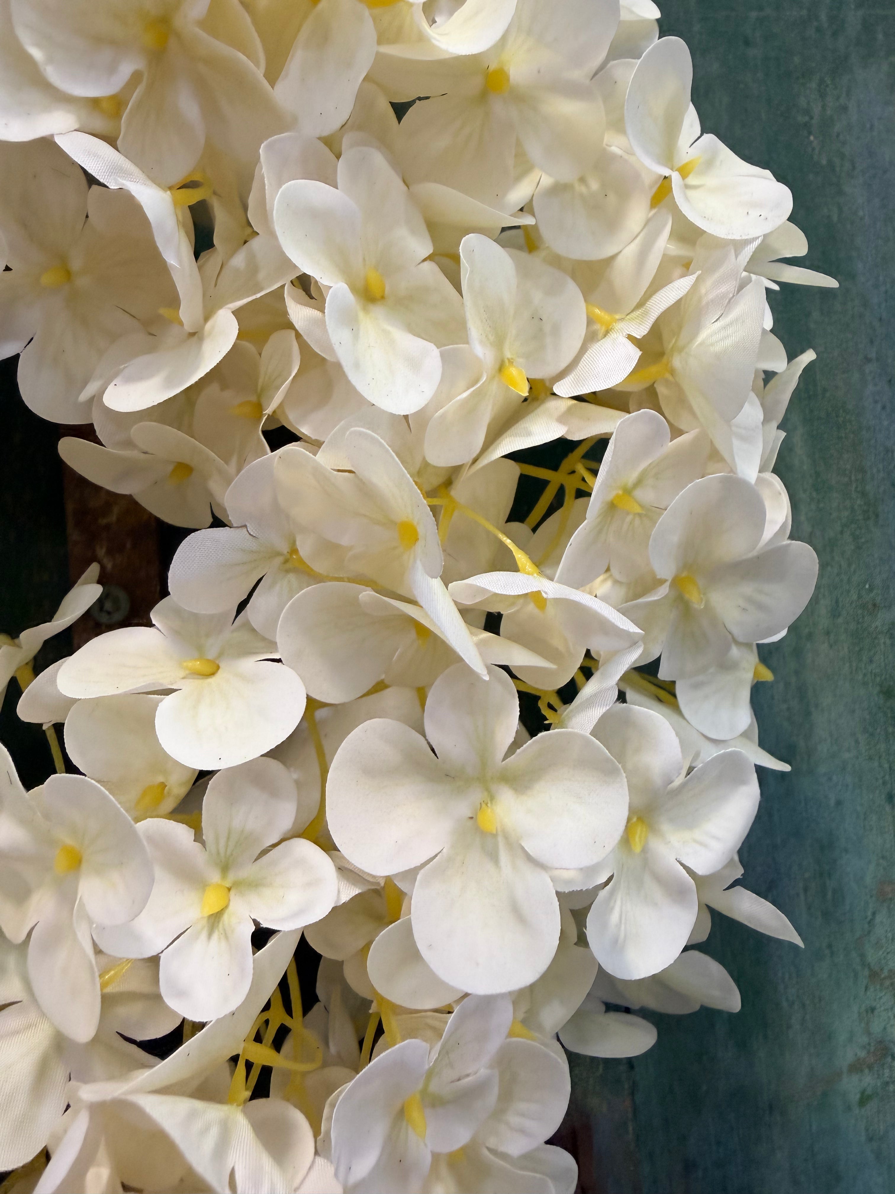 Cream Hydrangea Candle Wring