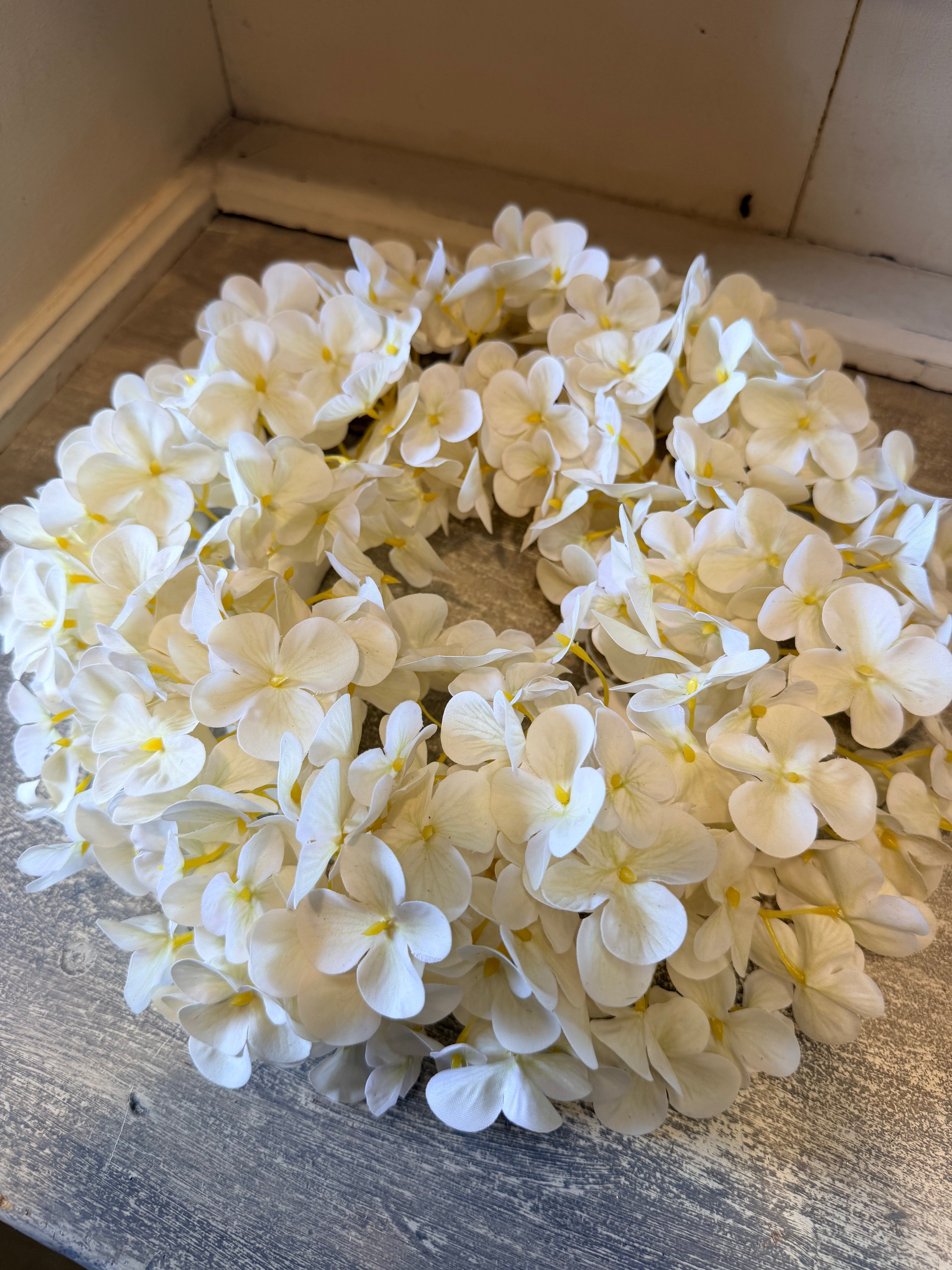 Cream Hydrangea Candle Wring