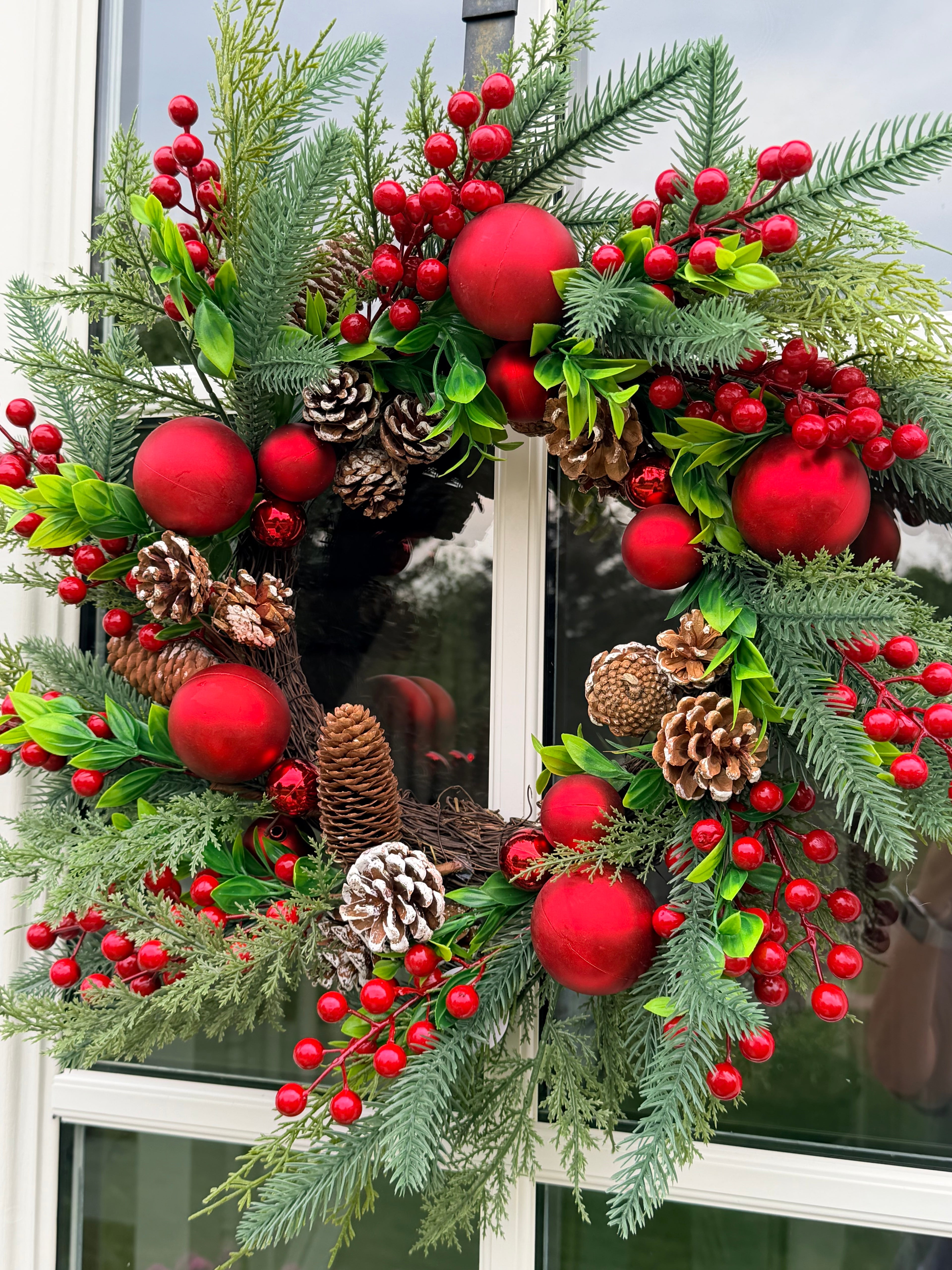 22” Christmas Wreath Red Ornaments & Pinecones Berry Holiday Traditional